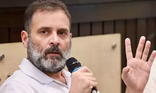 பறக்கும் முத்தம் விவகாரம்: ராகுல் காந்தி பெண்களை அவமதிக்கவில்லை - காங்கிரஸ் மறுப்பு