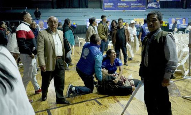 ஈகுவடார் நாட்டில் தேர்தல் பிரசாரத்தின்போது அதிபர் வேட்பாளர்  சுட்டுக்கொலை