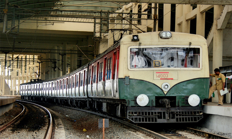 கிளாம்பாக்கத்தில் புறநகர் ரெயில் நிலையம் அமைப்பதற்கான முதற்கட்ட பணிகள் தொடக்கம்