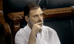 பிரதமர் மோடியின் பேச்சை உன்னிப்பாக கவனிக்கும் ராகுல்காந்தி...! பிரதமர் மோடியின் பேச்சை உன்னிப்பாக கவனிக்கும் ராகுல்காந்தி...!