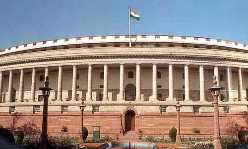 நாடாளுமன்றத்தில் கடந்த காலங்களில் கொண்டுவரப்பட்ட நம்பிக்கையில்லா தீர்மானங்கள்... 3 அரசுகள் கவிழ்ப்பு