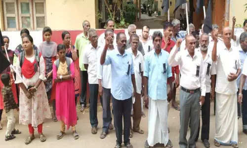 கோவில்பட்டியில்கிராமிய அஞ்சல் ஊழியர்கள் ஆர்ப்பாட்டம் கோவில்பட்டியில்கிராமிய அஞ்சல் ஊழியர்கள் ஆர்ப்பாட்டம்