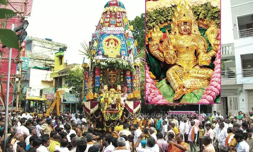செங்குந்தர் மாரியம்மன் கோவில் தேரோட்டம்