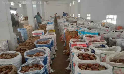 பரமத்திவேலூரில்ரூ.23½ லட்சத்துக்கு தேங்காய் பருப்பு ஏலம்