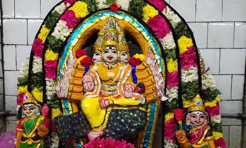 ஆடி கிருத்திகையையொட்டிமுருகன் கோவில்களில் சிறப்பு வழிபாடு ஆடி கிருத்திகையையொட்டிமுருகன் கோவில்களில் சிறப்பு வழிபாடு