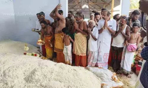 சித்தர் முத்துவடுகநாதர் கோவிலில் குருபூஜை   20 ஆயிரம் பேருக்கு அன்னதானம்