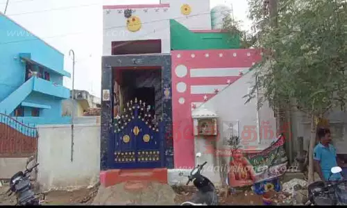 காரைக்குடியில் பரபரப்பு:  அ.தி.மு.க. பிரமுகர் வீட்டில் பெட்ரோல் குண்டுவீச்சு தப்பிய கும்பலுக்கு வலைவீச்சு