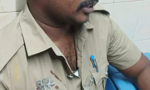 ஆட்டோ மோதி போலீஸ்காரர் காயம்