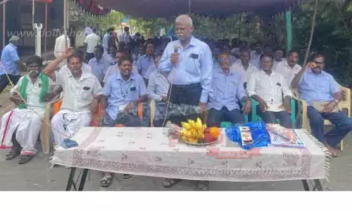 எறையூர் சர்க்கரை ஆலை தொழிலாளர்கள் உண்ணாவிரதம் எறையூர் சர்க்கரை ஆலை தொழிலாளர்கள் உண்ணாவிரதம்