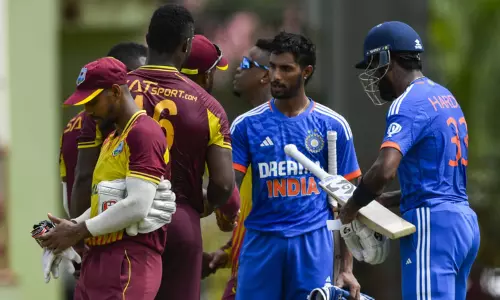 தொடரை கைப்பற்றும் முனைப்பில் வெஸ்ட் இண்டீஸ்...4வது டி20 போட்டியில் இந்தியாவுடன் நாளை மோதல்...!