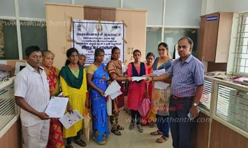 சாலையோர வியாபாரிகளுக்கு 100 தள்ளுவண்டிகள் வாங்க திட்டம் சாலையோர வியாபாரிகளுக்கு 100 தள்ளுவண்டிகள் வாங்க திட்டம்