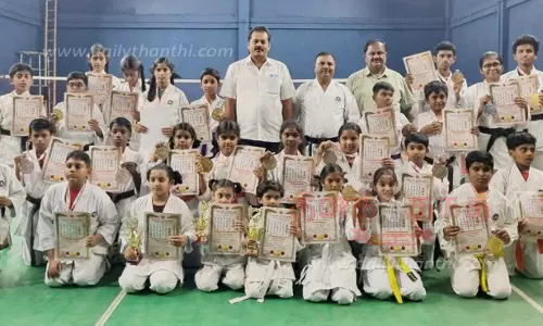 தேசிய அளவிலான கராத்தே போட்டியில்ஓசூர் மாணவ, மாணவிகள் சாதனை