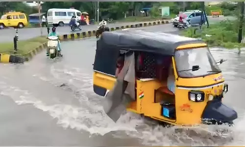 இடி-மின்னலுடன் பலத்த மழை