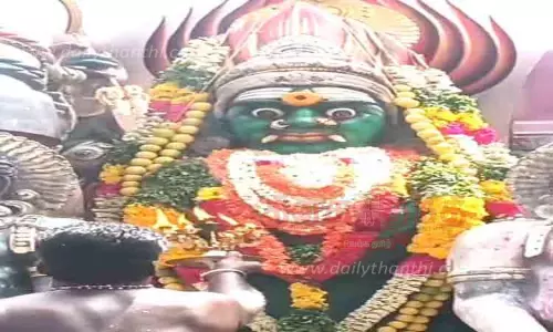 ஆடி மாத கடைசி வெள்ளி: மடப்புரம் பத்திரகாளியம்மன் கோவிலில் பக்தர்கள் குவிந்தனர்