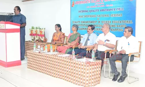 கலவை ஆதிபராசக்தி கலை அறிவியல் கல்லூரியில்ஆசிரியர் திறன் மேம்பாட்டு பயிற்சி குறித்த கருத்தரங்கு