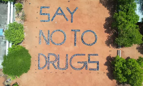 போதை பழக்கத்திற்கு எதிராக விழிப்புணர்வு நிகழ்ச்சி-தொடர் ஜோதி ஓட்டம்