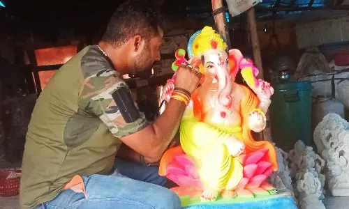உடுமலையில் விநாயகர் சிலைகள் தயாரிக்கும் பணி