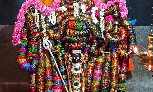அம்மன் கோவில்களில் சிறப்பு வழிபாடு