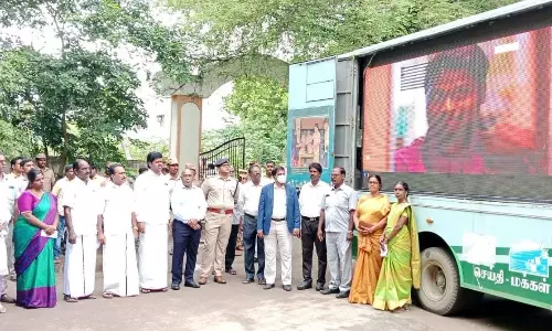 மாணவர்கள் தனித்திறனை மேம்படுத்திக்கொள்ள வேண்டும்