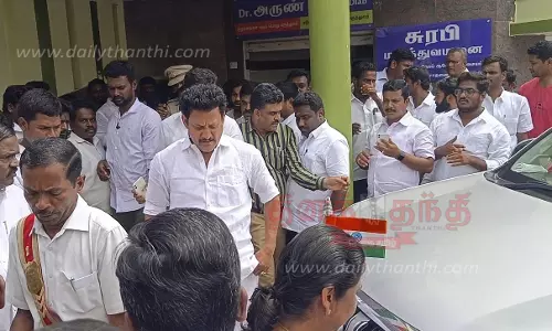 சேலத்தில் இருந்து கிருஷ்ணகிரிக்கு சென்றபோது  அமைச்சர் அன்பில் மகேஷ் பொய்யாமொழிக்குதிடீர் உடல் நலக்குறைவுதனியார் ஆஸ்பத்திரியில் சிகிச்சை பெற்றார்