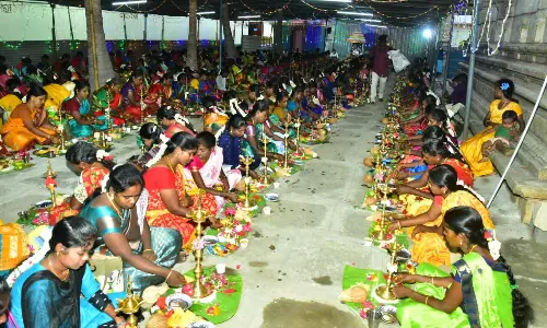 பெரியநாயகி அம்மன் கோவிலில் குத்துவிளக்கு பூஜை பெரியநாயகி அம்மன் கோவிலில் குத்துவிளக்கு பூஜை