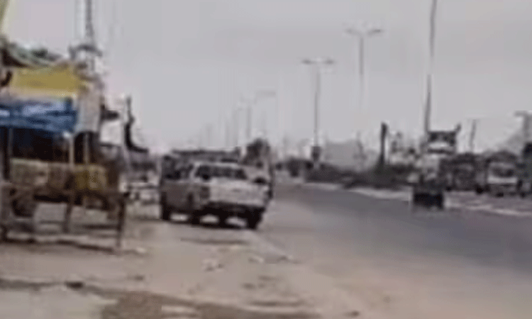 பாகிஸ்தான்: சீனர்களை குறிவைத்து பலுசிஸ்தான் விடுதலை ராணுவம் தற்கொலைப்படை தாக்குதல் பாகிஸ்தான்: சீனர்களை குறிவைத்து பலுசிஸ்தான் விடுதலை ராணுவம் தற்கொலைப்படை தாக்குதல்