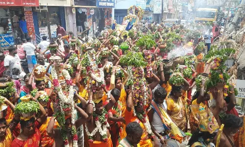 கள்ளக்குறிச்சி பத்ரகாளி அம்மன் கோவிலுக்கு108 பால்குடம் எடுத்து பக்தர்கள் ஊர்வலம்