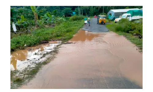 சேமுண்டி-கீச்சலூர் இடையேயான வாய்க்கால் முறையாக தூர்வாரப்படுமா?-பொதுமக்கள் எதிர்பார்ப்பு சேமுண்டி-கீச்சலூர் இடையேயான வாய்க்கால் முறையாக தூர்வாரப்படுமா?-பொதுமக்கள் எதிர்பார்ப்பு