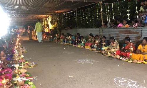 அம்மன் கோவில்களில் குத்துவிளக்கு பூஜை அம்மன் கோவில்களில் குத்துவிளக்கு பூஜை