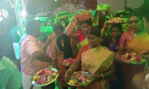 முத்துமாரியம்மன் கோவில் பூச்சொரிதல் விழா