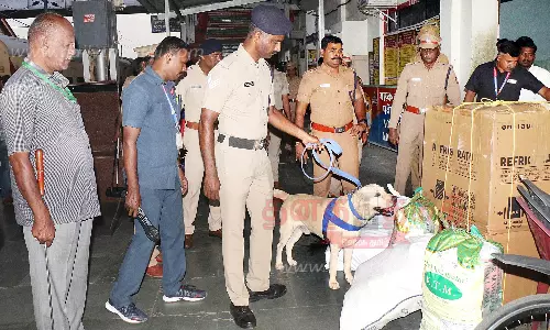 மாவட்டத்தில் 1,800 போலீசார் பாதுகாப்பு மாவட்டத்தில் 1,800 போலீசார் பாதுகாப்பு