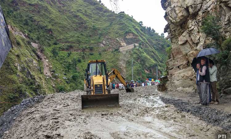 இமாசல பிரதேசத்தில் மேக வெடிப்பு: வெளுத்து வாங்கிய மழை.. 7 பேர் உயிரிழப்பு