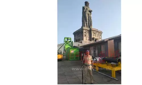 திருவள்ளுவர் சிலைக்கு துப்பாக்கி ஏந்திய போலீஸ் பாதுகாப்பு