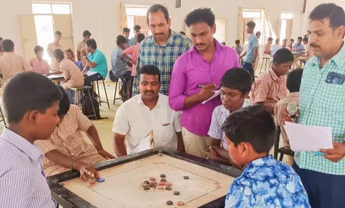 பள்ளிகளுக்கு இடையேயான கேரம் போட்டி