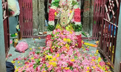 காளியம்மன் கோவிலில் பூச்சொரிதல் விழா காளியம்மன் கோவிலில் பூச்சொரிதல் விழா