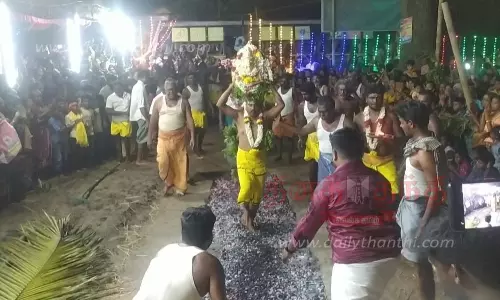 மகா மாரியம்மன் கோவில் தீமிதி திருவிழா