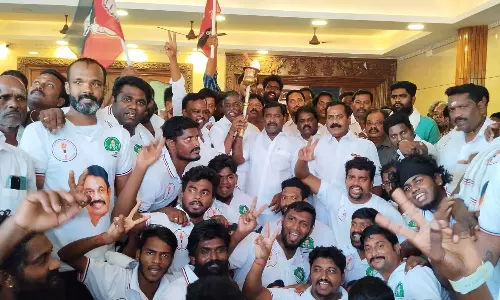 அ.தி.மு.க. மாநாட்டு ஜோதிக்கு வரவேற்பு அ.தி.மு.க. மாநாட்டு ஜோதிக்கு வரவேற்பு