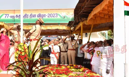 தர்மபுரியில் சுதந்திர தின விழா:கலெக்டர் சாந்தி  தேசிய கொடி ஏற்றினார்29 பயனாளிகளுக்கு ரூ.94.68 லட்சம் நலத்திட்ட உதவிகள்