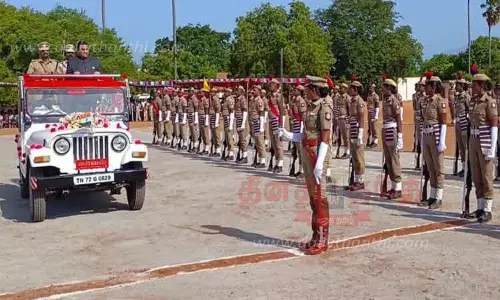 தென்காசியில் சுதந்திர தின விழா; கலெக்டர் துரை ரவிச்சந்திரன் தேசிய கொடி ஏற்றினார்