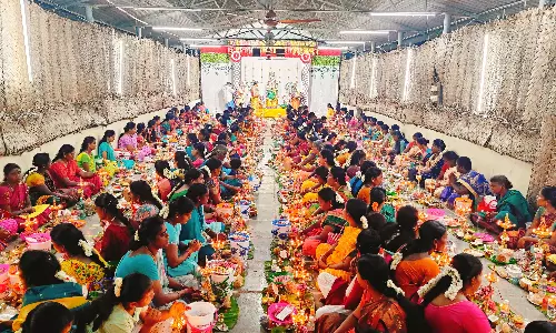 சவுடாம்பிகை அம்மன் கோவிலில் குத்துவிளக்கு பூஜை சவுடாம்பிகை அம்மன் கோவிலில் குத்துவிளக்கு பூஜை