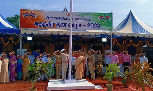 கலெக்டர் வளர்மதி தேசிய கொடி ஏற்றினார்