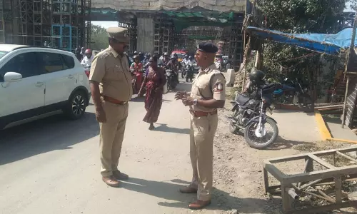 ஆத்துப்பாலம் பகுதியில் போலீஸ் கமிஷனர் ஆய்வு