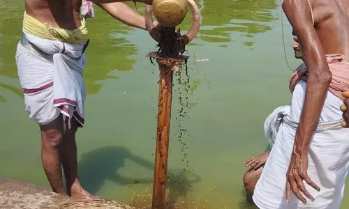 சுவேதாரண்யேஸ்வரர் கோவிலில் தீர்த்தவாரி