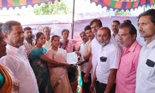 சாயஆலை அமைக்க எதிர்ப்பு தெரிவித்து ஊராட்சி தலைவரிடம் பொதுமக்கள் மனு