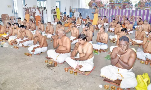 கோவில்களில் முன்னோர்களுக்கு தர்ப்பணம்