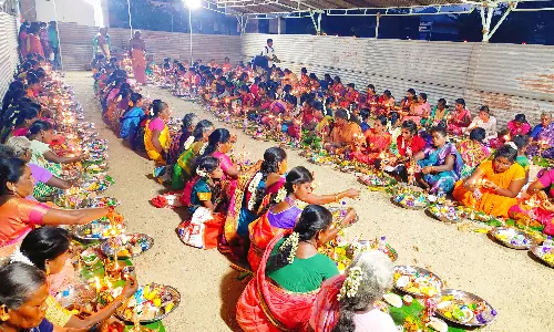 நம்பியநாச்சியம்மன் கோவிலில் குத்துவிளக்கு பூஜை நம்பியநாச்சியம்மன் கோவிலில் குத்துவிளக்கு பூஜை