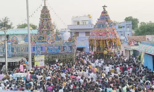 பெரிய மாரியம்மன் கோவில் தேரோட்டம்