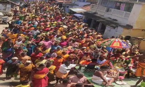 ஊஞ்சலூர் மாரியம்மன் கோவிலுக்குபக்தர்கள் 1,008 பால் குட ஊர்வலம் ஊஞ்சலூர் மாரியம்மன் கோவிலுக்குபக்தர்கள் 1,008 பால் குட ஊர்வலம்