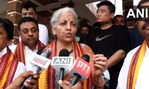 விஸ்வகர்மா திட்டம்: நாடு முழுவதும் உள்ள கைவினை கலைஞர்களை ஊக்குவிக்க பிரதமர் மோடி முடிவு - நிர்மலா சீதாராமன்