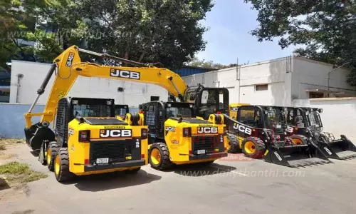 ரூ.4 கோடியில் பொக்லைன் எந்திரங்கள்